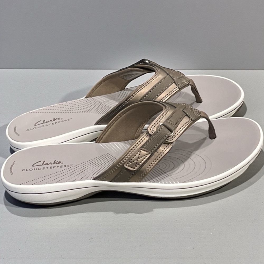 Clarks Breeze Sea Cloudsteppers Women's Sandals NWOT in Box.